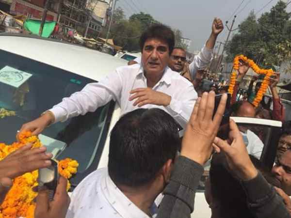 आज पहुंचे थे इलाहाबाद