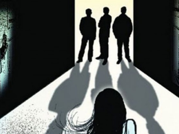 पीड़िता की इंटेस्टाइन प्राइवेट पार्ट से बाहर आ गई थी