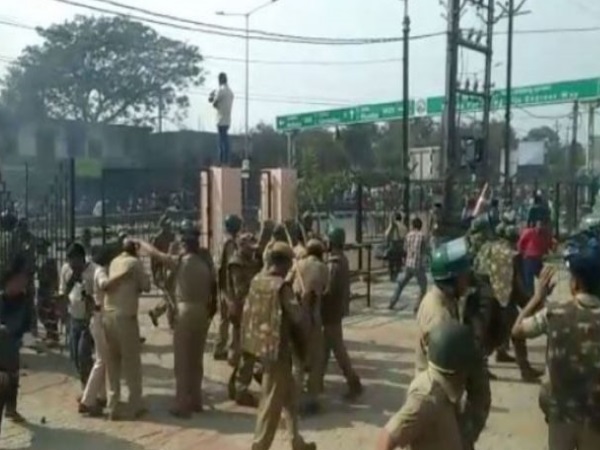 पुलिस स्टेशन इंचार्ज समेत तीन पुलिसकर्मी निलंबित