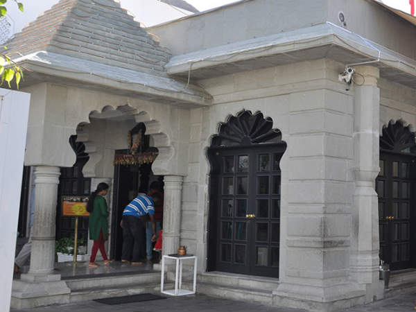 200 वर्ष पुराने शिव मंदिर के दर्शन