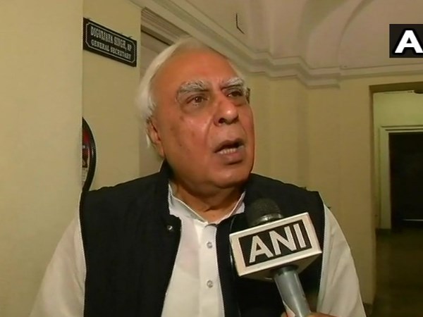 कपिल सिब्बल का अरुण जेटली पर पलटवार