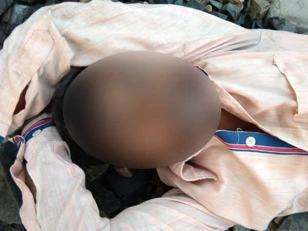 girl beat the boyfriend with sandals, found dead on the railway track in Sonbhadra girl beat the boyfriend with sandals, found dead on the railway track in Sonbhadra