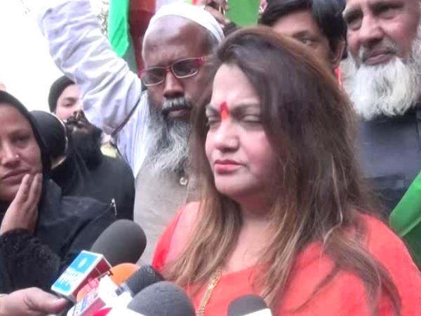 'मुस्लिम नहीं करते तिरंगे से परहेज'