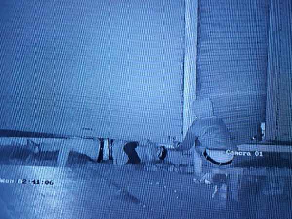 Theft in Mirzapur by breaking shutters Theft in Mirzapur by breaking shutters