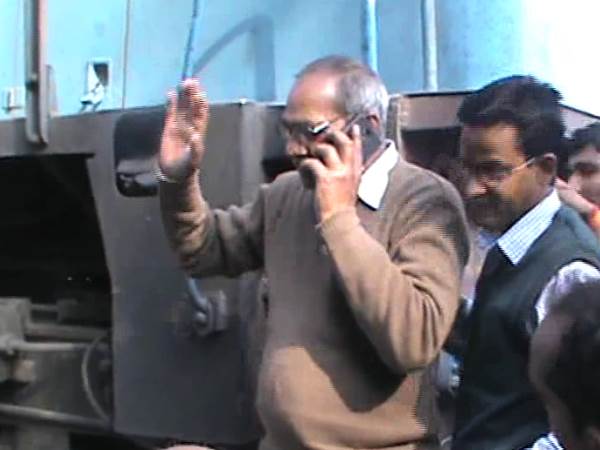 Fire in engine of Patna Kota Express in Kannauj, Uttar Pradesh Fire in engine of Patna Kota Express in Kannauj, Uttar Pradesh