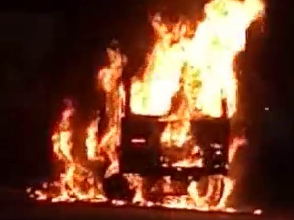 Two policemen killed in accident in Hardoi, Uttar Pradesh Two policemen killed in accident in Hardoi, Uttar Pradesh