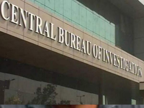 कानपुर में जीएसटी कमिश्नर संसार सिंह को रिश्वत लेने के मामले में CBI ने किया गिरफ्तार कानपुर में जीएसटी कमिश्नर संसार सिंह को रिश्वत लेने के मामले में CBI ने किया गिरफ्तार