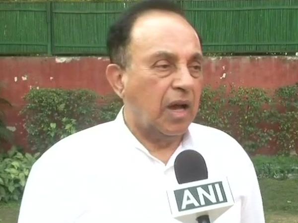 दाऊद से अभिनेत्रियों के रिश्तों का भी रखें ध्यान: स्वामी