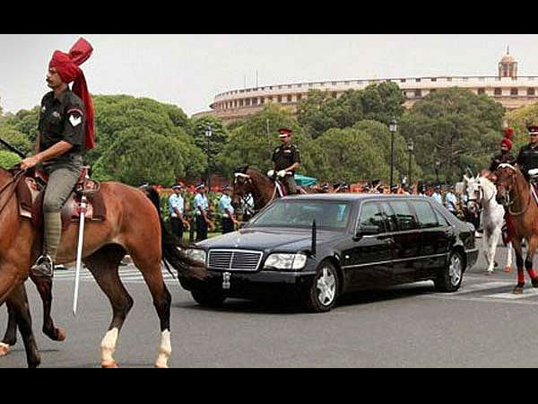 Vehicles of President, VP to soon have number plates: Delhi High Court told Vehicles of President, VP to soon have number plates: Delhi High Court told