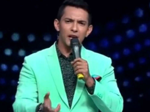 Mumbai: Aditya Narayan arrested by Versova police, taken for medical examination Mumbai: Aditya Narayan arrested by Versova police, taken for medical examination