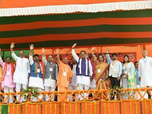 भाजपा नेताओं के विवादित बयान