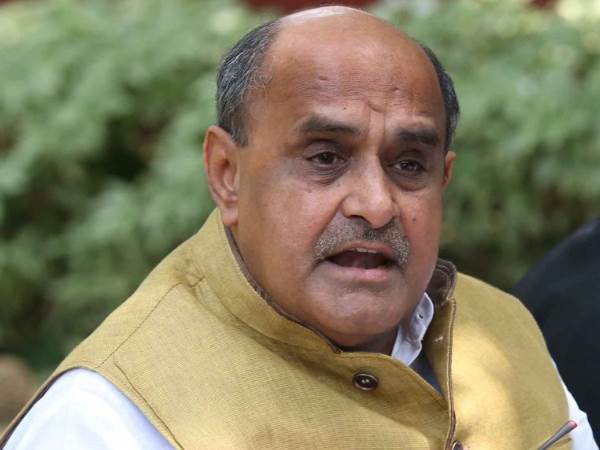 फेसबुक यूजर के डाटा चोरी करने का आरोप