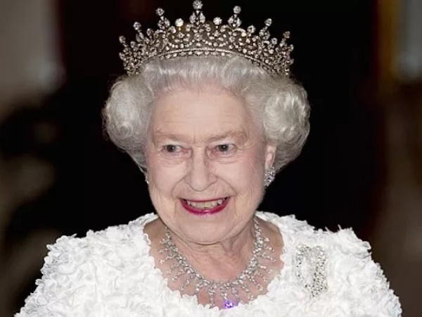 Queen Elizabeth ll Queen Elizabeth ll