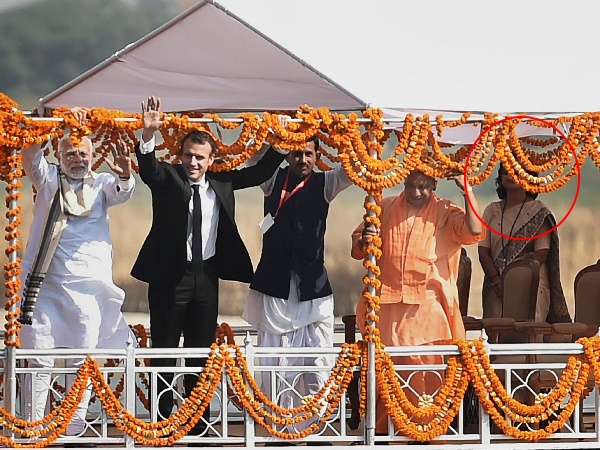ट्रांस्लेटर हैं निलाक्षी सिन्हा