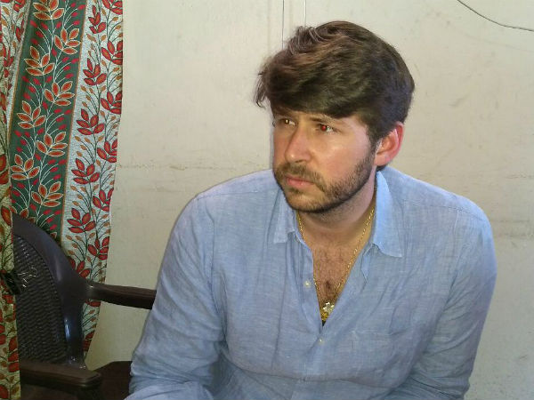 Foreigner caught with prohibited satellite phone at Varanasi airport Foreigner caught with prohibited satellite phone at Varanasi airport