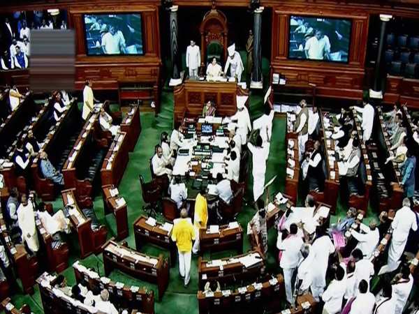 गोरखपुर में काउंटिंग की रफ्तार धीमी