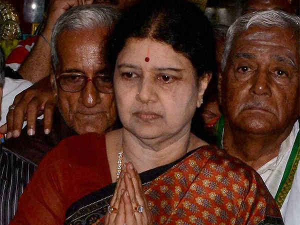 पति के अंतिम संस्कार के लिए शशिकला को मिली 15 दिनों की परोल पति के अंतिम संस्कार के लिए शशिकला को मिली 15 दिनों की परोल
