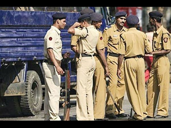 बाथरूम में मिले नीरज और रुचि