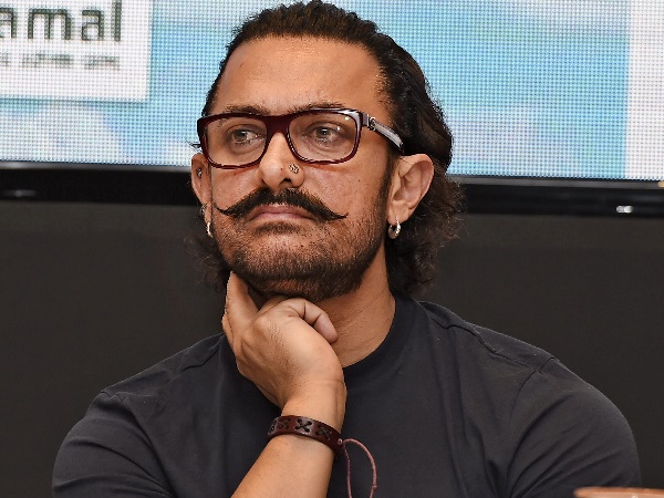 'मुस्लिम आमिर क्यों निभा रहे हिंदू किरदार?'