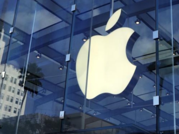 Apple Apple