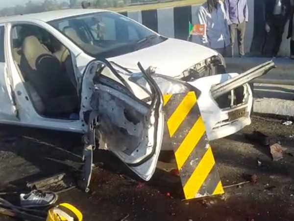 Three killed when truck hit UPEIDA workers in on Agra Lucknow Express way Three killed when truck hit UPEIDA workers in on Agra Lucknow Express way