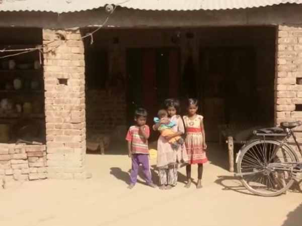 पीछे छोड़ गईं चार बेटियां