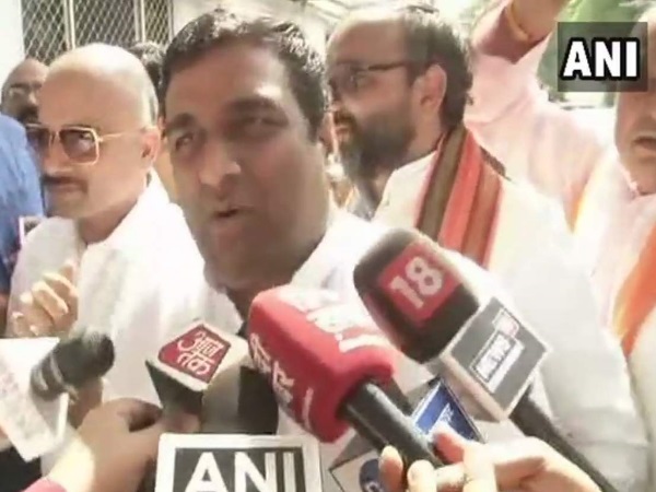 सपा विधायक नितिन अग्रवाल ने बीजेपी को वोट दिया