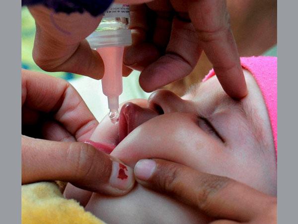 पाकिस्तान में पोलिया टीम पर आतंकी हमला, 2 की मौत पाकिस्तान में पोलिया टीम पर आतंकी हमला, 2 की मौत