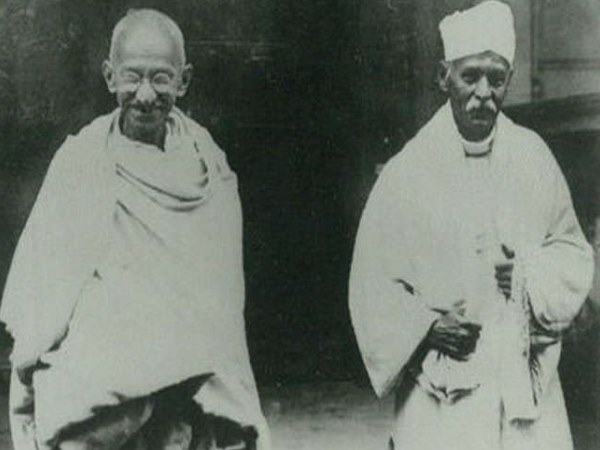 गांधी और मालवीय की दुर्लभ तस्वीर अमेरिका में नीलाम गांधी और मालवीय की दुर्लभ तस्वीर अमेरिका में नीलाम