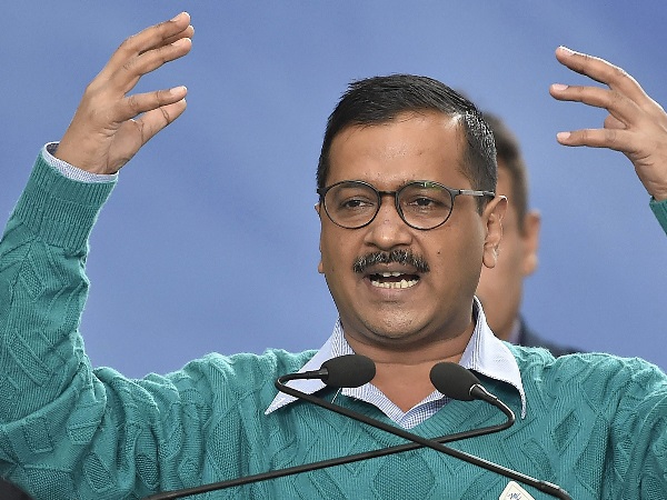हमें राजनीति से ऊपर उठकर समाधान निकालना होगा