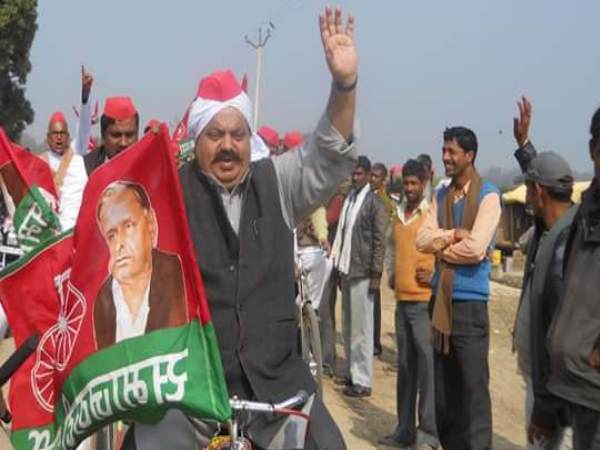 सपा को भरोसा है कि यादव और दलित वोटर उसके खेमे में आ जाएंगे
