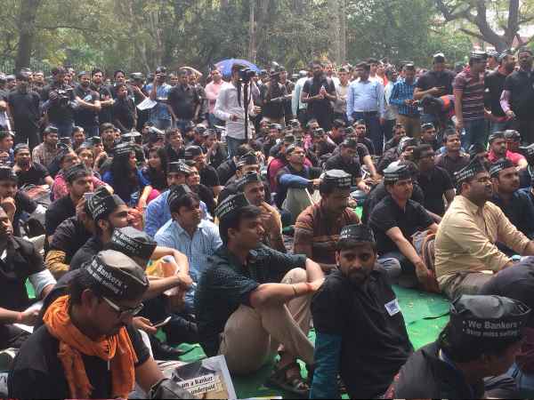 प्रदर्शन का हुआ असर