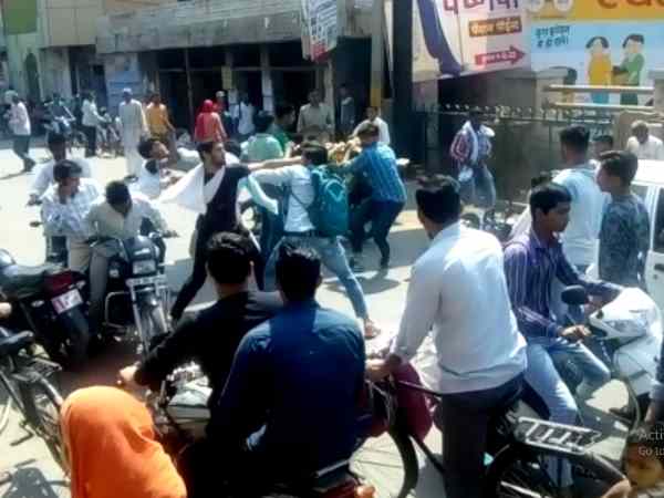 Fight of two groups of students in Baghpat Fight of two groups of students in Baghpat