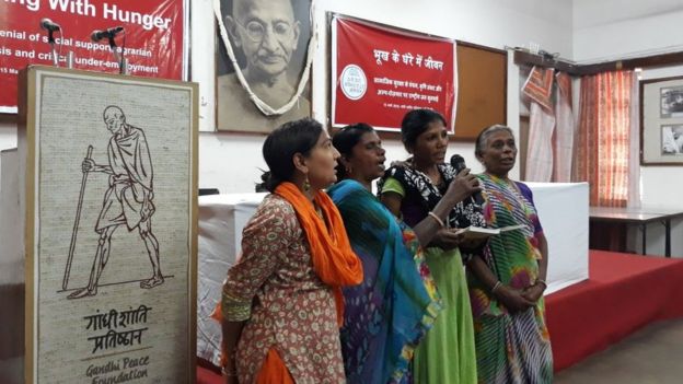 सरकार भगवान है, सुनबे नहीं करता है सरकार भगवान है, सुनबे नहीं करता है