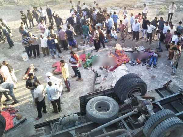 gujarat bhavnagar accident pictures many people dead gujarat bhavnagar accident pictures many people dead