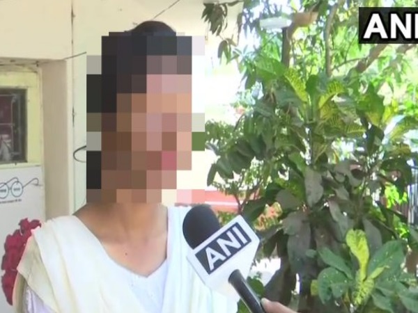 भोपाल: फेसबुक पोस्ट की वजह से कॉलेज से निकाली गई छात्रा, शिक्षकों को कहा था देश विरोधी भोपाल: फेसबुक पोस्ट की वजह से कॉलेज से निकाली गई छात्रा, शिक्षकों को कहा था देश विरोधी