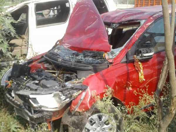 Two friends died after falling into a car canal in Bulandshahr Two friends died after falling into a car canal in Bulandshahr