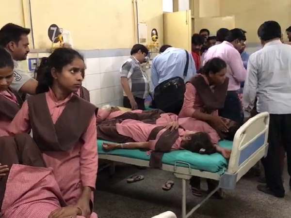 शाहजहांपुर मं भी 40 बच्चे बीमार
