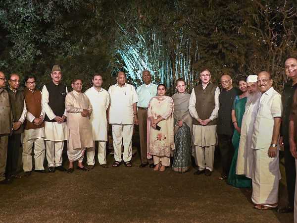 उपचुनाव में बीजेपी की हार से क्यों उत्साहित है कांग्रेस? उपचुनाव में बीजेपी की हार से क्यों उत्साहित है कांग्रेस?