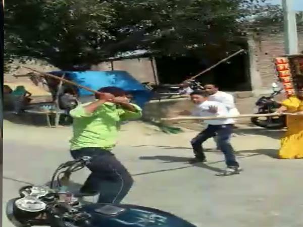 shahjahanpur drunk policeman beaten three boys shahjahanpur drunk policeman beaten three boys