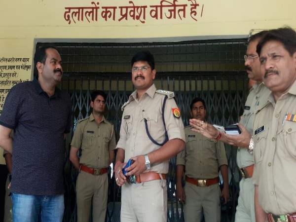 Etawah ssp spolied the wrong doing of RTO Broker Etawah ssp spolied the wrong doing of RTO Broker