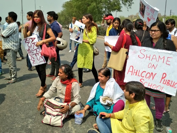ये हैं छात्रा के परिवार के आरोप