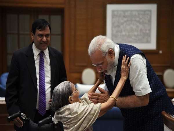 जब पीएम मोदी ने सरबती देवी के लिए तोड़ा प्रोटोकॉल