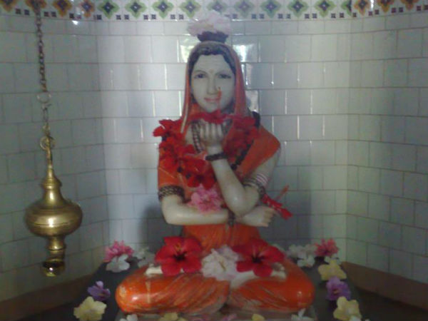 'लिंगायत' मूर्ति पूजा नहीं करते