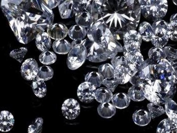 Paris Indian Diamond Traders Robbed Of $370,000 Worth Of Gems Paris Indian Diamond Traders Robbed Of $370,000 Worth Of Gems