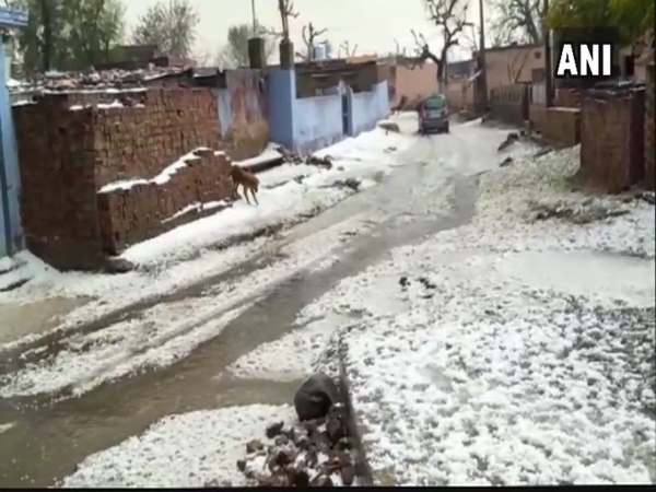 दिल्ली का भी बदला मौसम