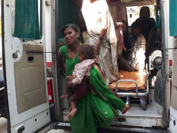 lakhimpur khiri road accident 4 died including 2 children lakhimpur khiri road accident 4 died including 2 children