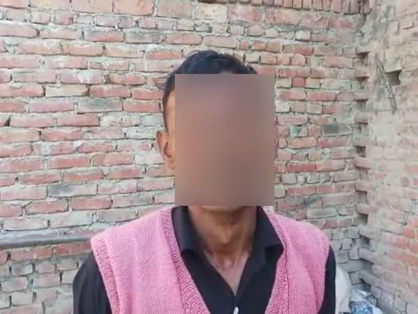 अधिकारियों से लगा रही थी न्याय की गुहार