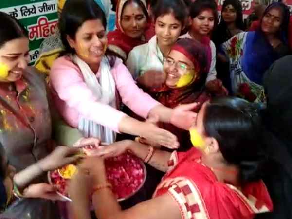 Muslim women celebrated Holi in Varanasi Uttar Pradesh Muslim women celebrated Holi in Varanasi Uttar Pradesh