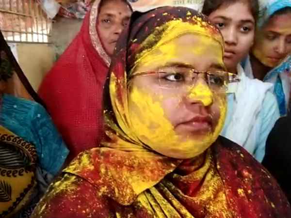 Muslim women celebrated Holi in Varanasi Uttar Pradesh Muslim women celebrated Holi in Varanasi Uttar Pradesh